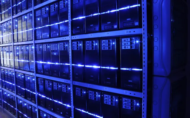 Corredor de servidores de um data center